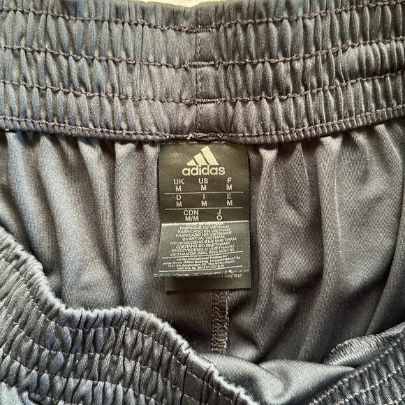 Men’s Adidas shorts, Sized Medium. Excellent used condition. - Picture 2 of 3